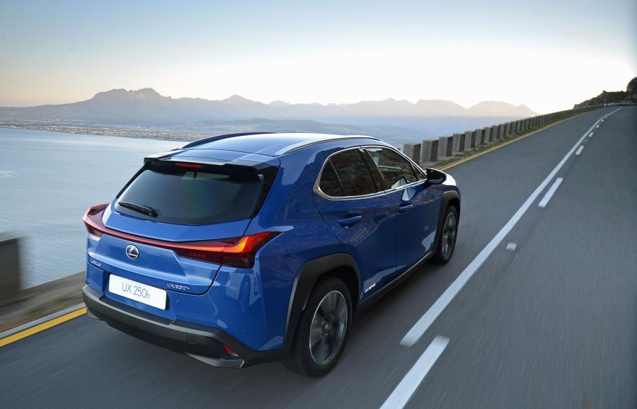  Lexus UX250h 2019 года  (ZA) (фото 9 из 21)